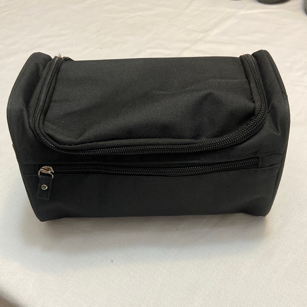 Canvas Black Hanging Mens Toiletry/ Dopp Bag with Carry Handle - Nice!